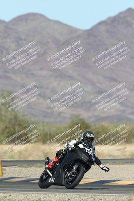 media/Oct-30-2025-Racers Edge (Thu) [[dabbdaf680]]/3-B Group/Session 5 (Turn 6)/